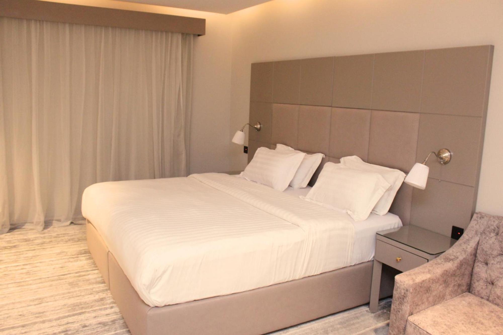 Sharz Hotel Buraidah Exterior photo